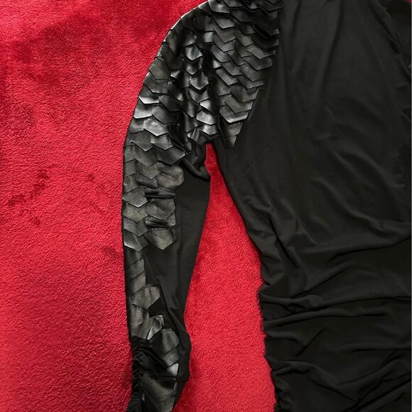 NEW Women’s Black Body-Con Faux Leather Scale Long Sleeve Dress - Picture 4 of 8